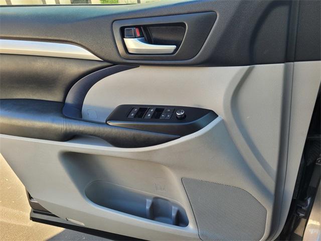 used 2017 Toyota Highlander car, priced at $19,999