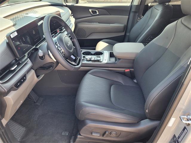 new 2025 Kia Carnival Hybrid car, priced at $43,225