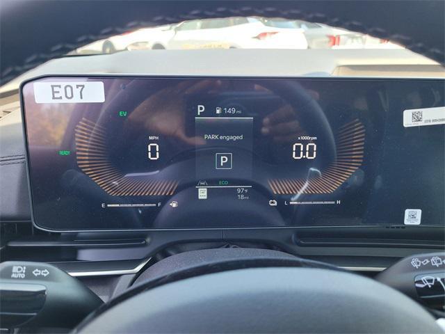 new 2025 Kia Carnival Hybrid car, priced at $43,225