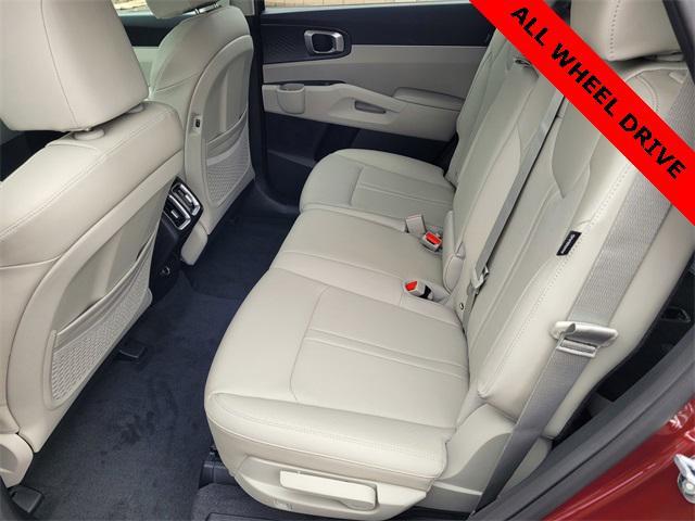 new 2025 Kia Sorento car, priced at $37,985