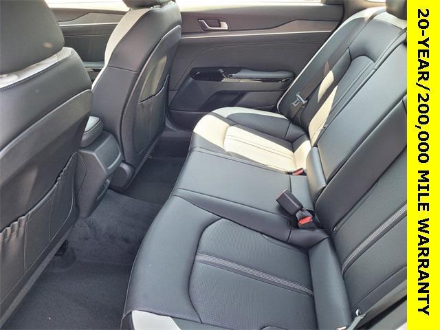 new 2025 Kia K5 car, priced at $30,550