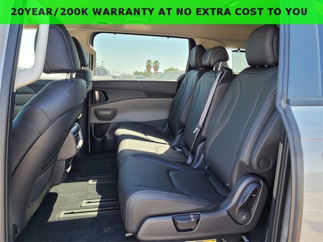 new 2026 Kia Carnival Hybrid car, priced at $45,385