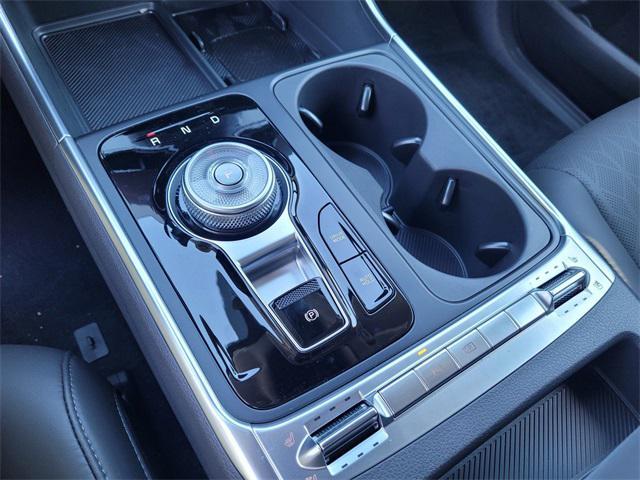 new 2025 Kia Carnival Hybrid car, priced at $52,625