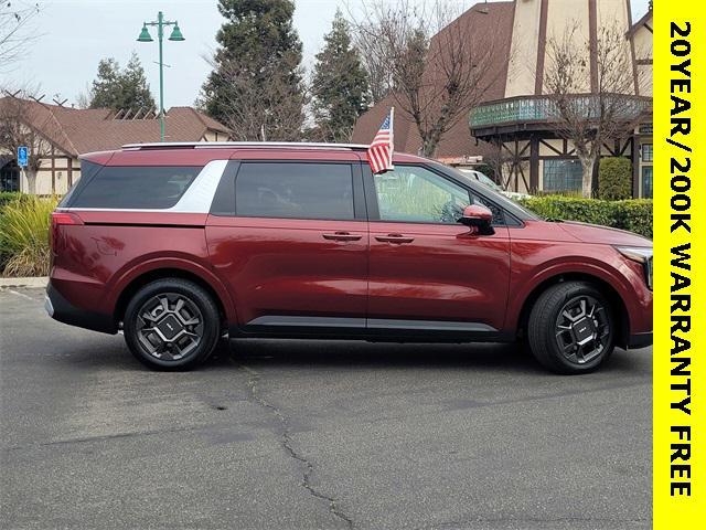 new 2025 Kia Carnival Hybrid car, priced at $43,459