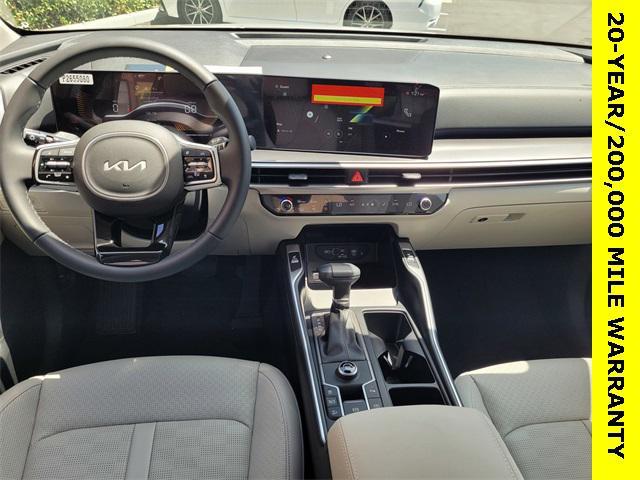 new 2025 Kia Sorento car, priced at $38,055