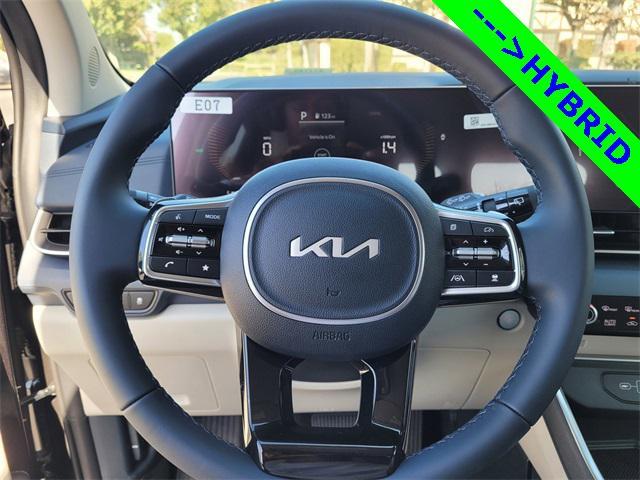 new 2025 Kia Carnival car, priced at $42,360