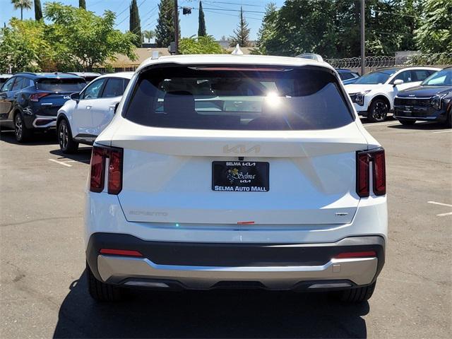 new 2025 Kia Sorento Hybrid car, priced at $39,655