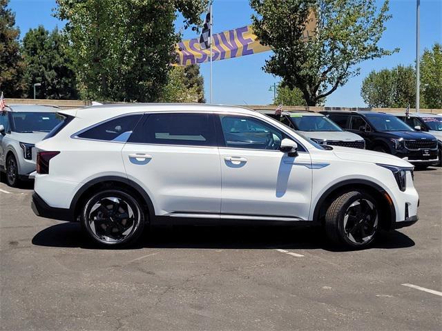 new 2025 Kia Sorento Hybrid car, priced at $39,655