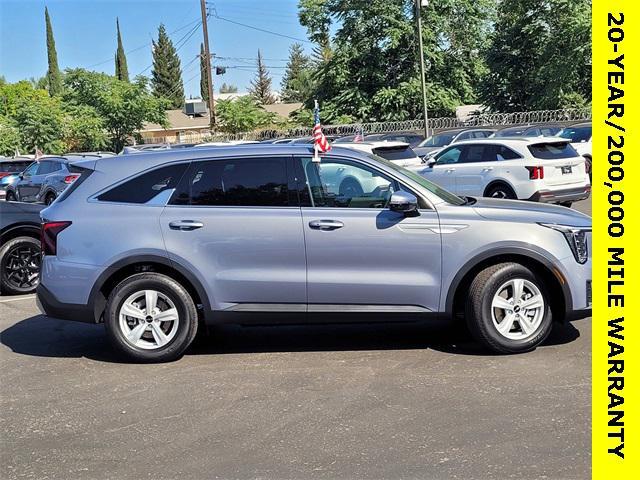 new 2025 Kia Sorento car, priced at $30,446