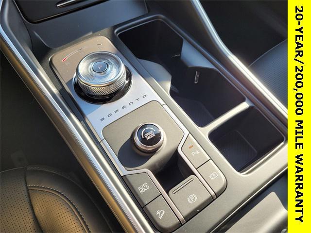 new 2025 Kia Sorento Hybrid car, priced at $39,625