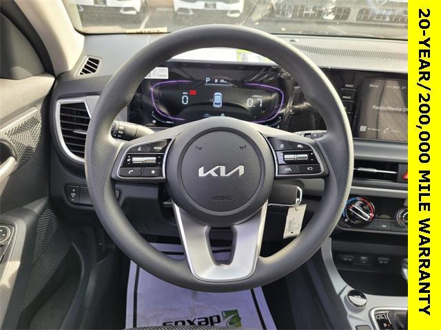 new 2025 Kia Seltos car, priced at $24,545