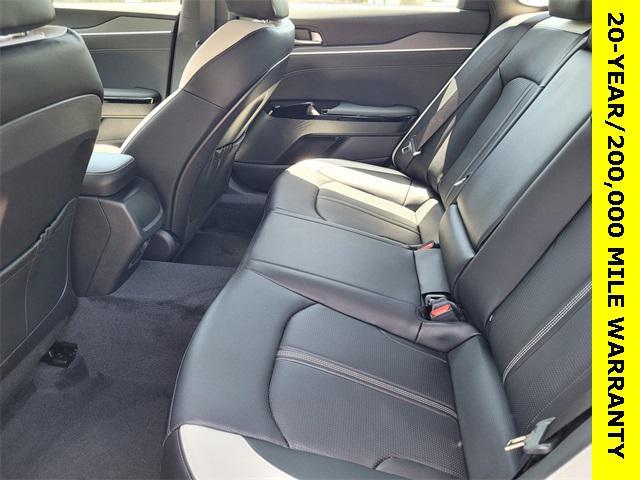 new 2025 Kia K5 car, priced at $32,150