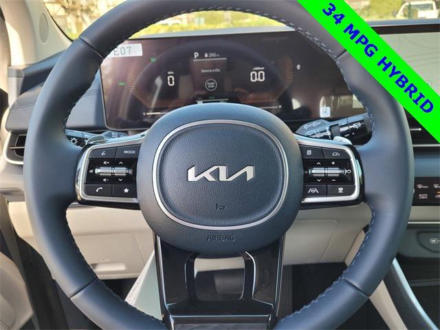 new 2025 Kia Carnival car, priced at $42,980