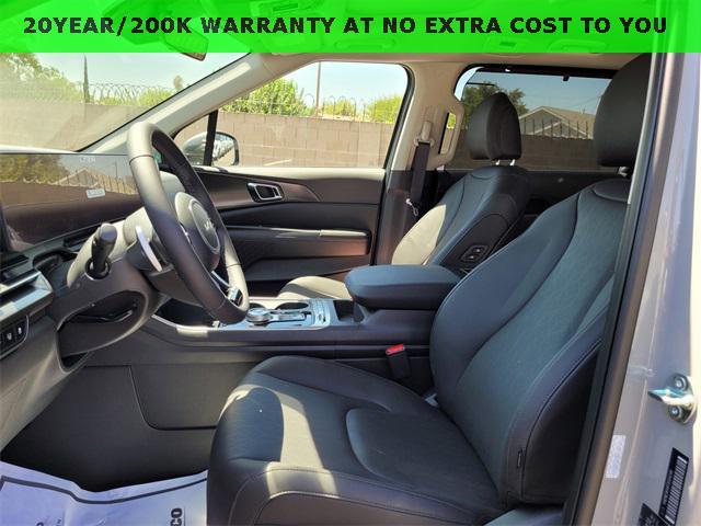 new 2026 Kia Carnival Hybrid car, priced at $50,285
