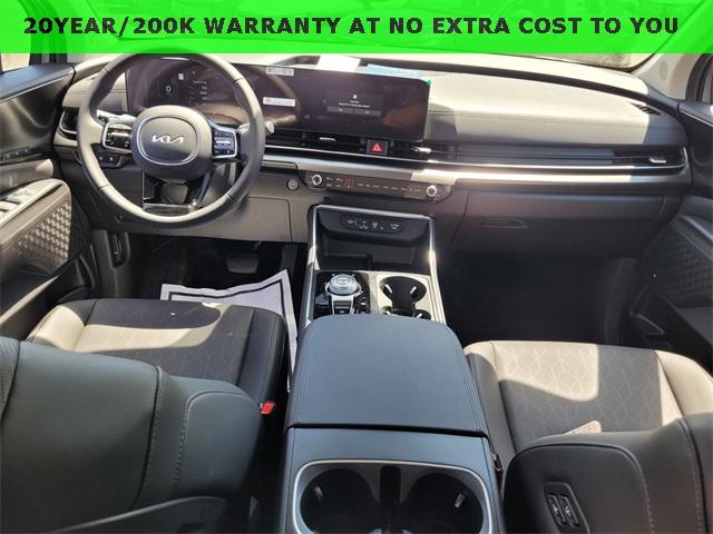 new 2026 Kia Carnival Hybrid car, priced at $50,285