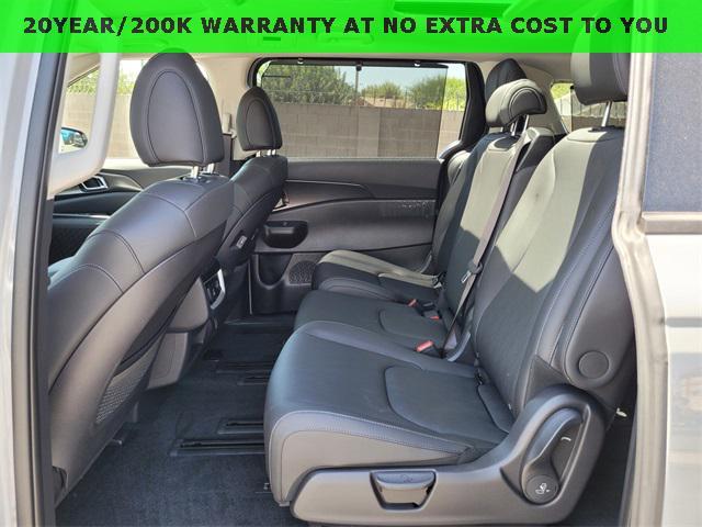 new 2026 Kia Carnival Hybrid car, priced at $50,285