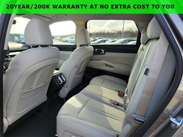new 2026 Kia Sorento Hybrid car, priced at $40,810