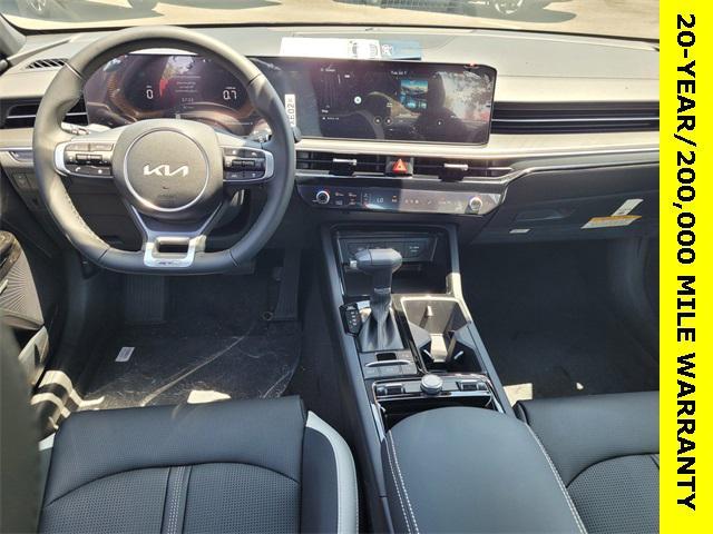 new 2025 Kia K5 car, priced at $30,550