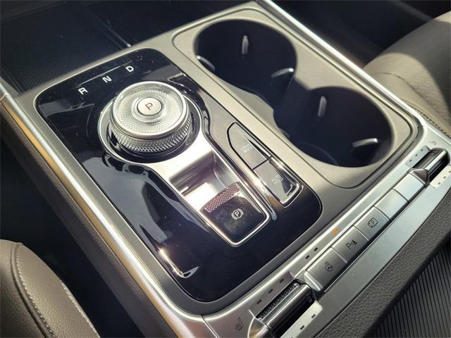 new 2025 Kia Carnival Hybrid car, priced at $54,125