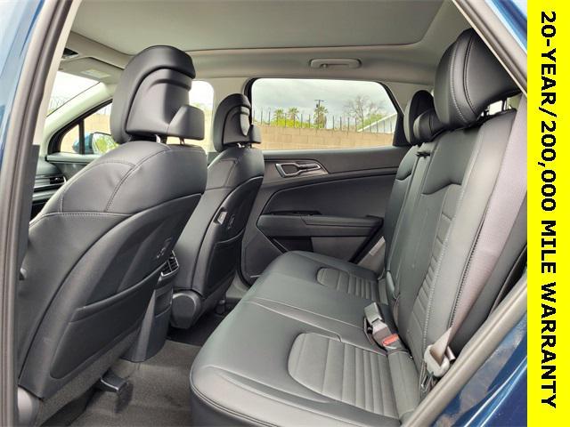 new 2025 Kia Sportage Hybrid car, priced at $38,610