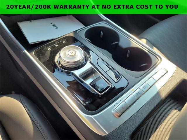 new 2026 Kia Carnival Hybrid car, priced at $45,385