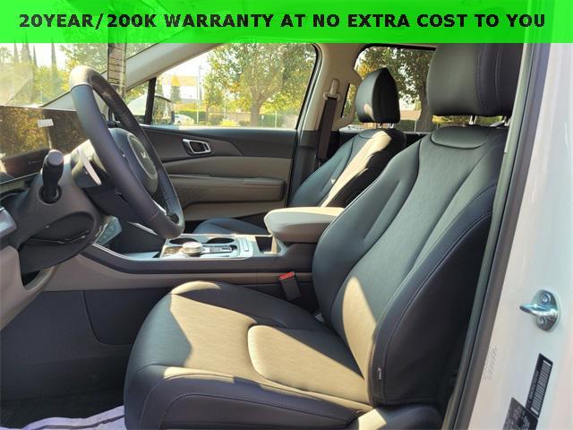 new 2026 Kia Carnival Hybrid car, priced at $45,385