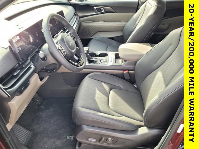 new 2025 Kia Carnival car, priced at $40,030