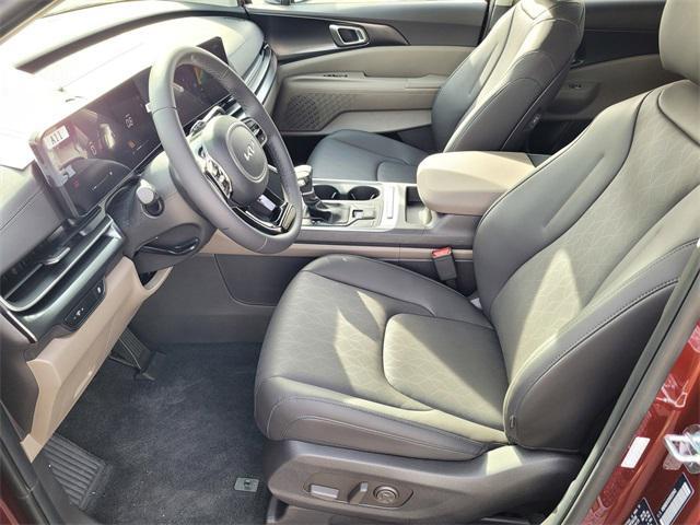 new 2025 Kia Carnival car, priced at $40,030