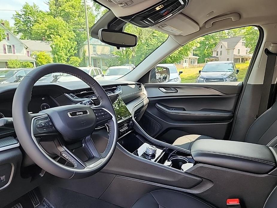 used 2023 Jeep Grand Cherokee car, priced at $35,984