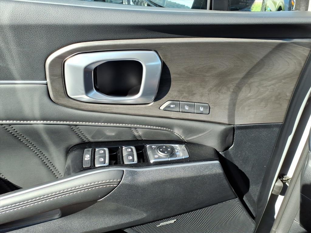 new 2025 Kia Sorento car, priced at $46,699