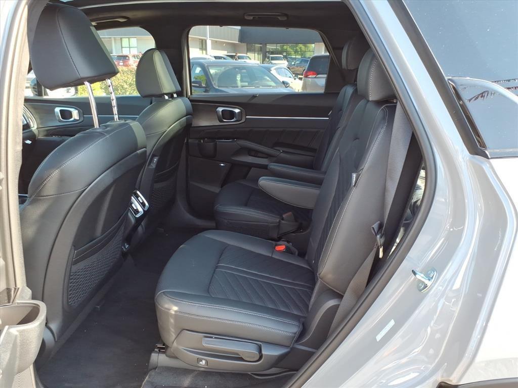 new 2025 Kia Sorento car, priced at $46,699