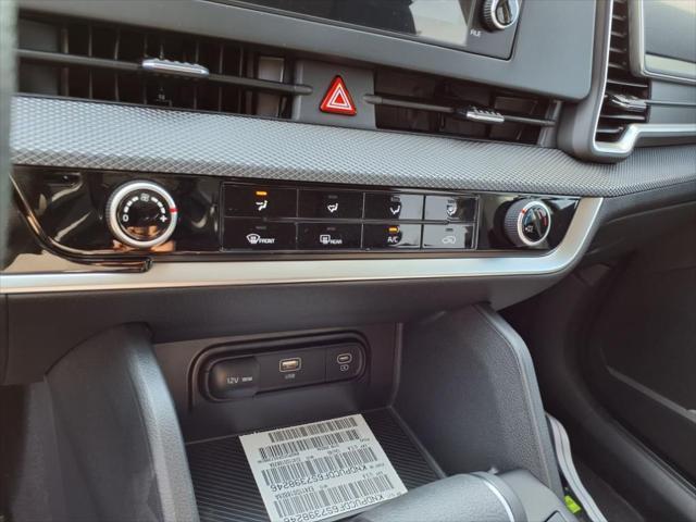 new 2025 Kia Sportage car, priced at $30,225