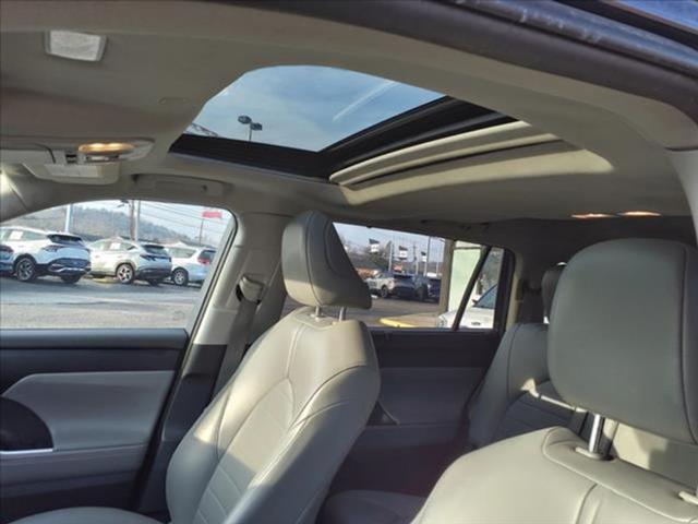 used 2022 Toyota Highlander car, priced at $32,880