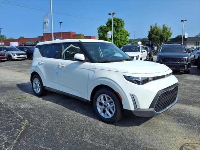 new 2025 Kia Soul car, priced at $22,199