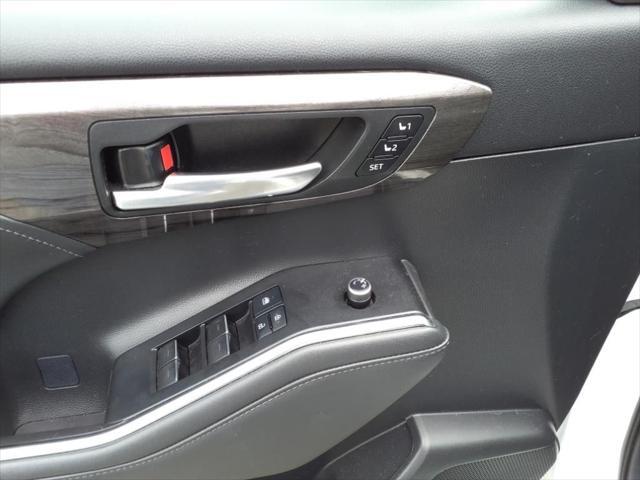 used 2021 Toyota Highlander car, priced at $38,890