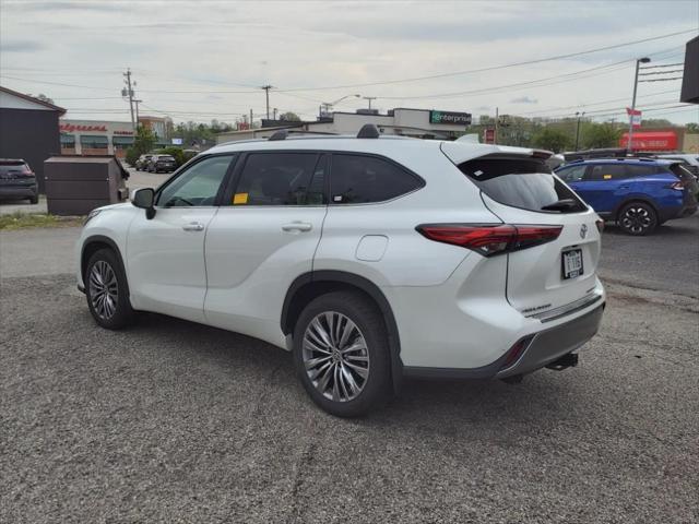 used 2021 Toyota Highlander car, priced at $38,890
