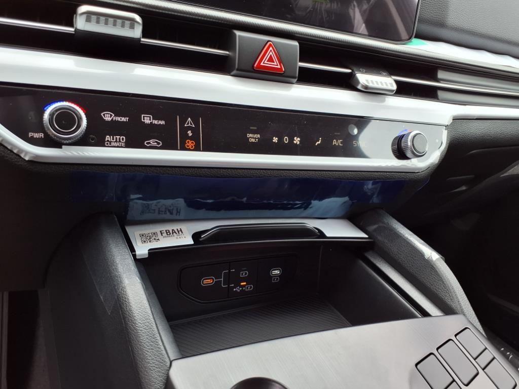 new 2026 Kia Sportage Hybrid car, priced at $31,131