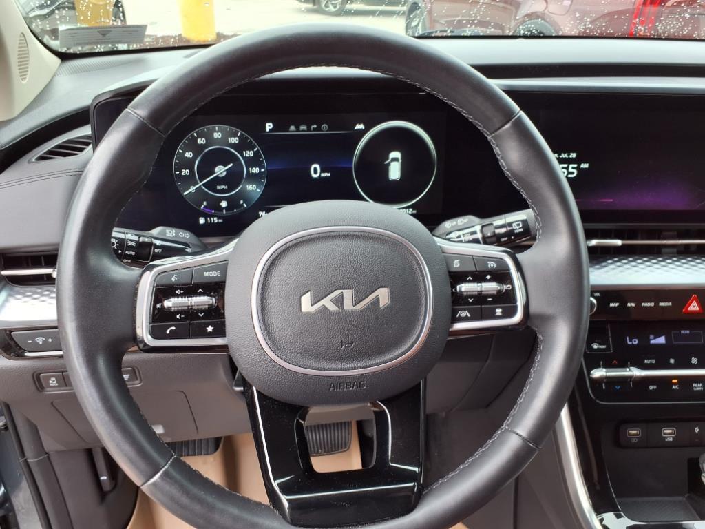 used 2024 Kia Carnival car, priced at $42,298