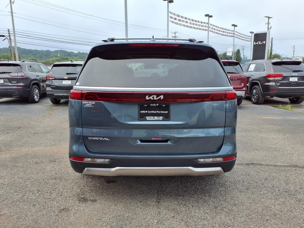 used 2024 Kia Carnival car, priced at $42,298