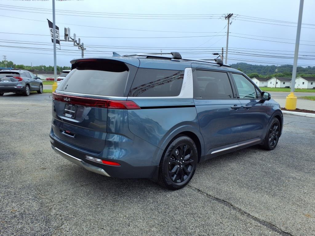 used 2024 Kia Carnival car, priced at $42,298