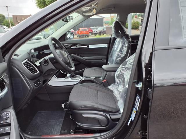new 2025 Kia Seltos car, priced at $28,172