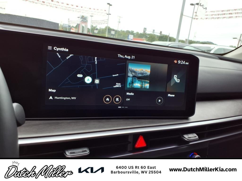 used 2025 Kia Sorento car, priced at $35,598