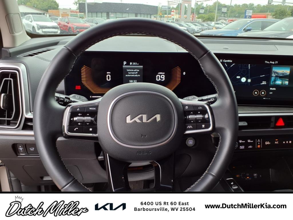 used 2025 Kia Sorento car, priced at $35,598
