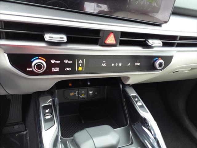 new 2025 Kia Sorento car, priced at $41,850