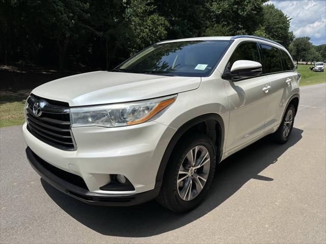 used 2014 Toyota Highlander car, priced at $14,495
