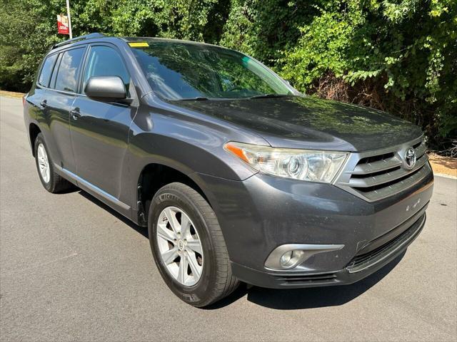 used 2013 Toyota Highlander car, priced at $12,995