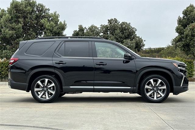 new 2025 Honda Pilot car, priced at $48,950