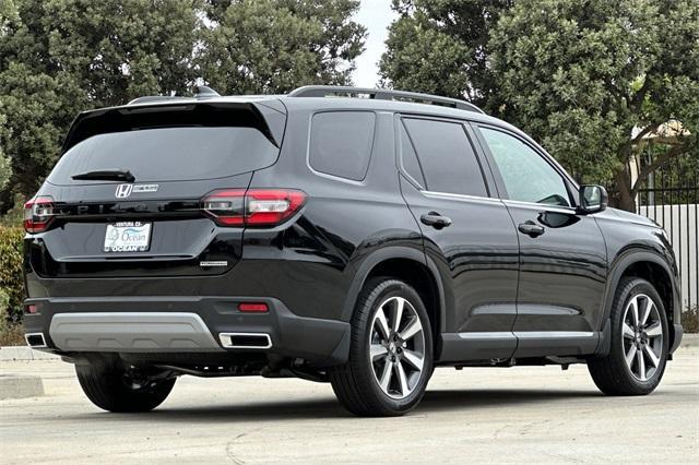 new 2025 Honda Pilot car, priced at $48,950
