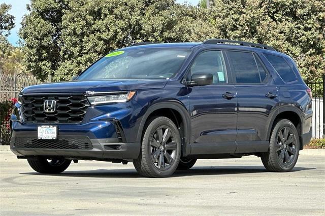 new 2025 Honda Pilot car, priced at $43,695