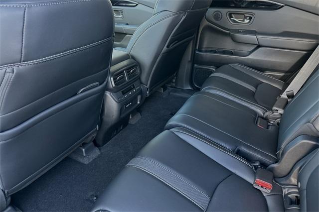new 2025 Honda Pilot car, priced at $51,095